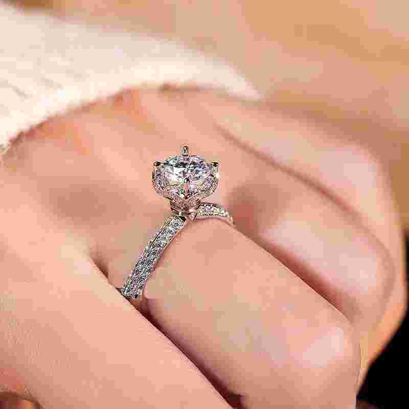 18k白金钻戒多少钱18k白金钻石项链多少钱一条-第1张图片-翡翠网