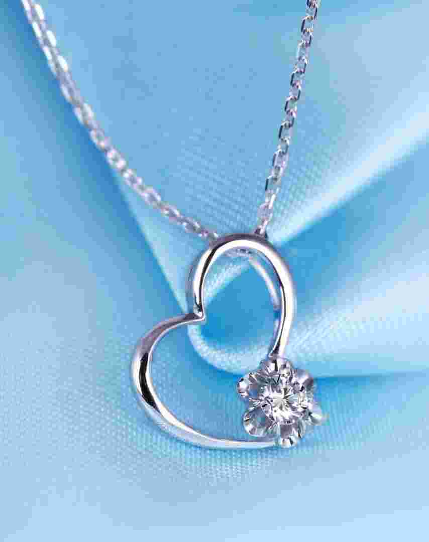 怦然心动钻石吊坠怦然心动钻石吊坠寓意