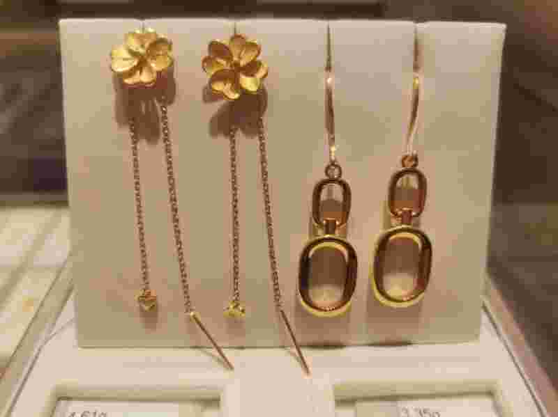 周大福耳环,周大福耳环au900的真假