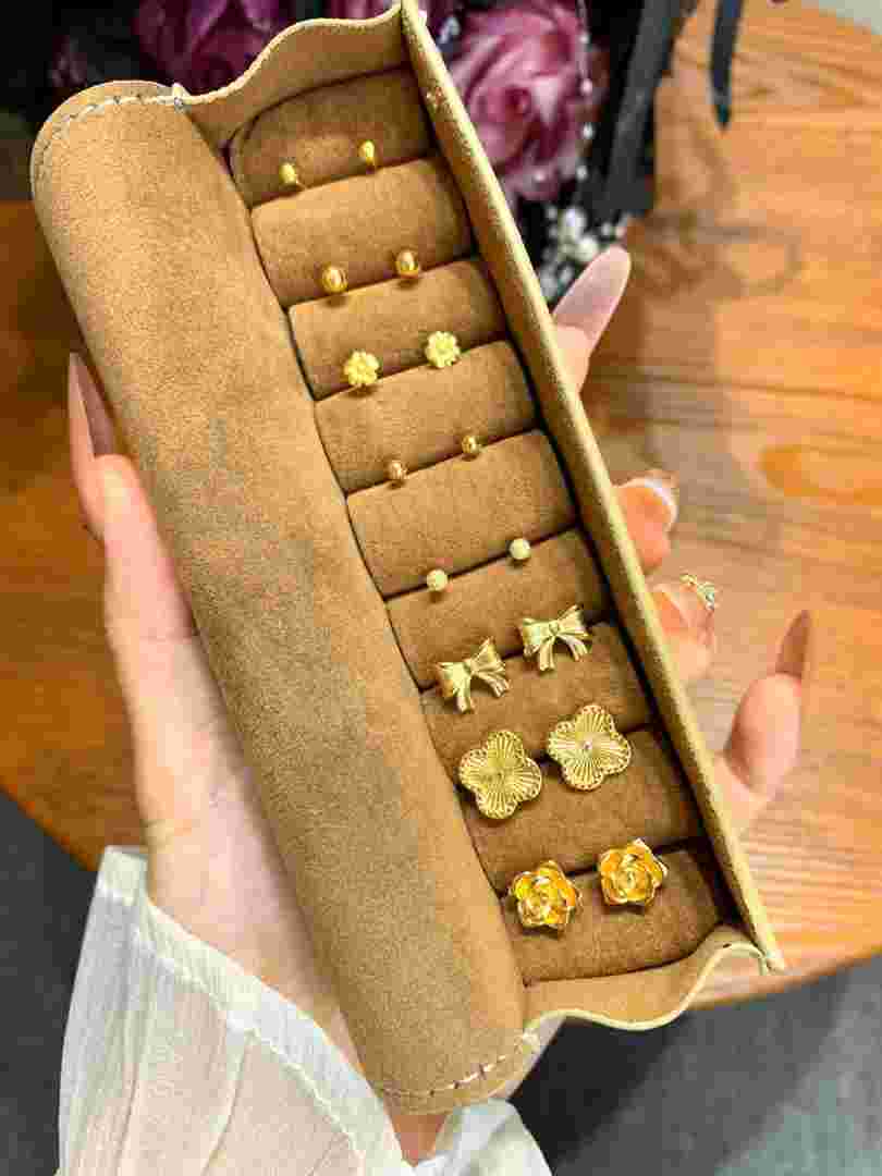 女生喜欢黄金手链吗女生喜欢金耳环吗