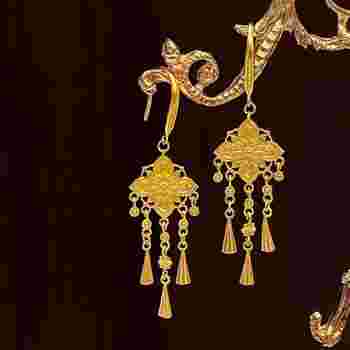 金耳环一般多少钱一克,金耳环一对多少克