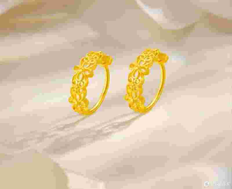 老年人戴的金耳环多少钱一对老年人黄金耳环图片