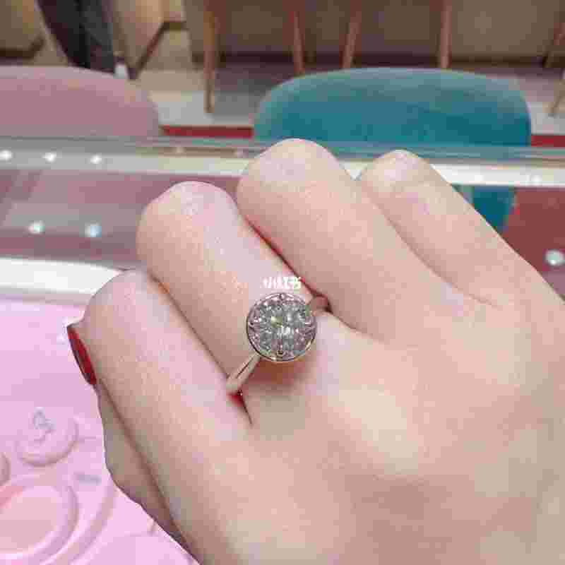 周大福求婚戒指周大福求婚戒指盒