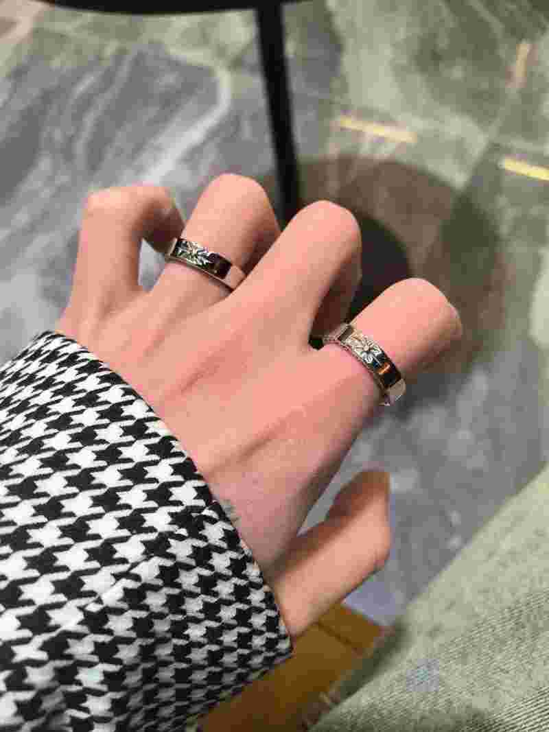 男人戒指戴在各个手指的意义男士戒指怎么戴才正确-第2张图片-翡翠网