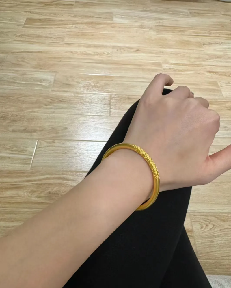 什么样的黄金手镯最好看什么样的黄金手镯最好看又便宜