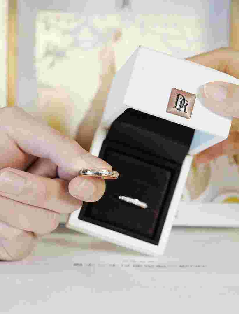 dr戒指是什么材质,dr戒指-第2张图片-翡翠网 dr戒指是什么材质,dr戒指-第2张图片-翡翠网