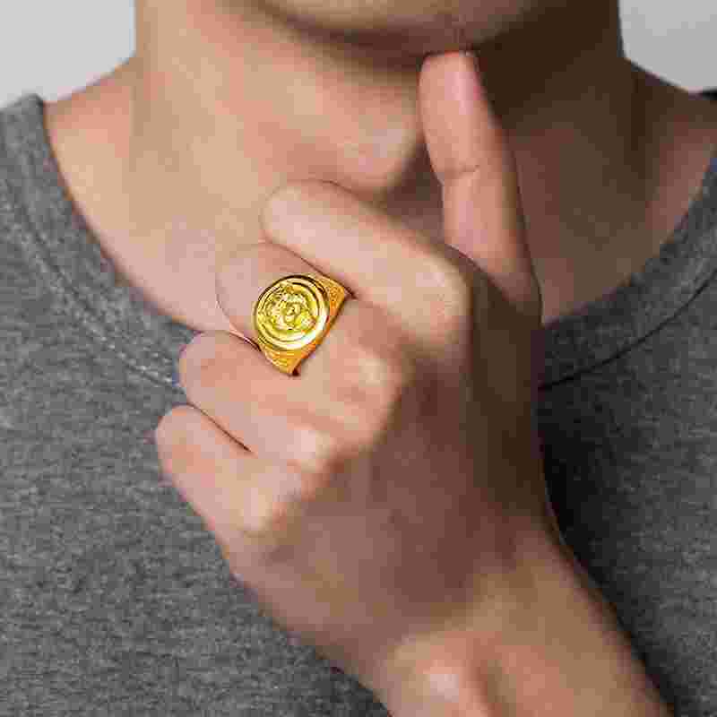 好看的男黄金戒指图片,好看的男黄金戒指图片欣赏-第2张图片-翡翠网 好看的男黄金戒指图片,好看的男黄金戒指图片欣赏-第2张图片-翡翠网