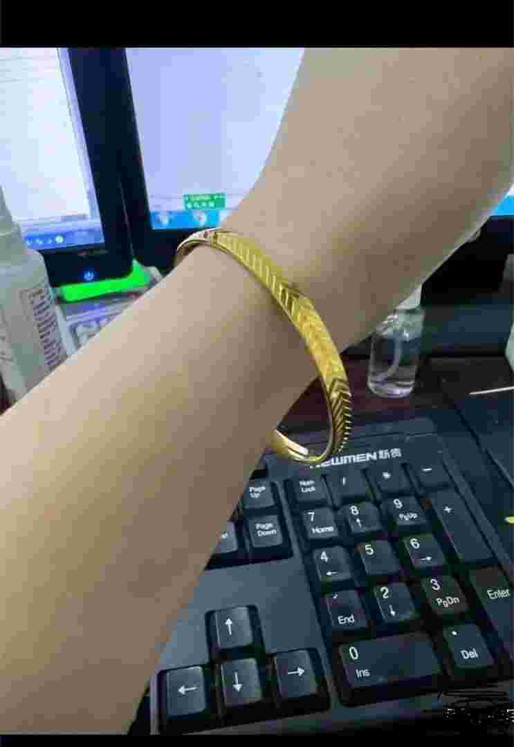 买个金镯子大概多少钱现在买个金镯子大概多少钱-第2张图片-翡翠网