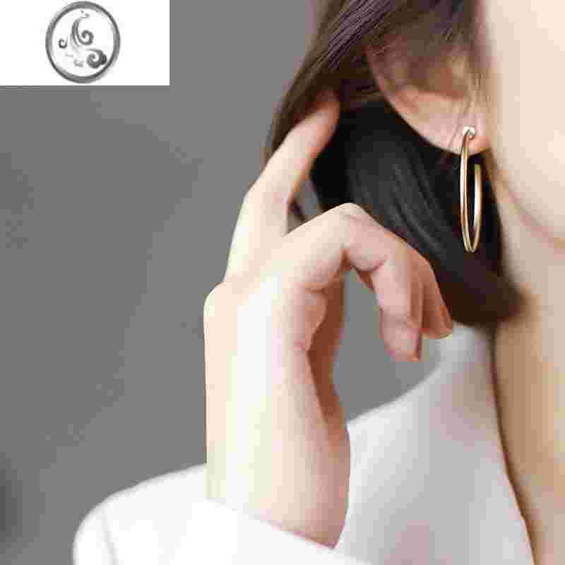 关于大耳洞重耳环女人图片的信息