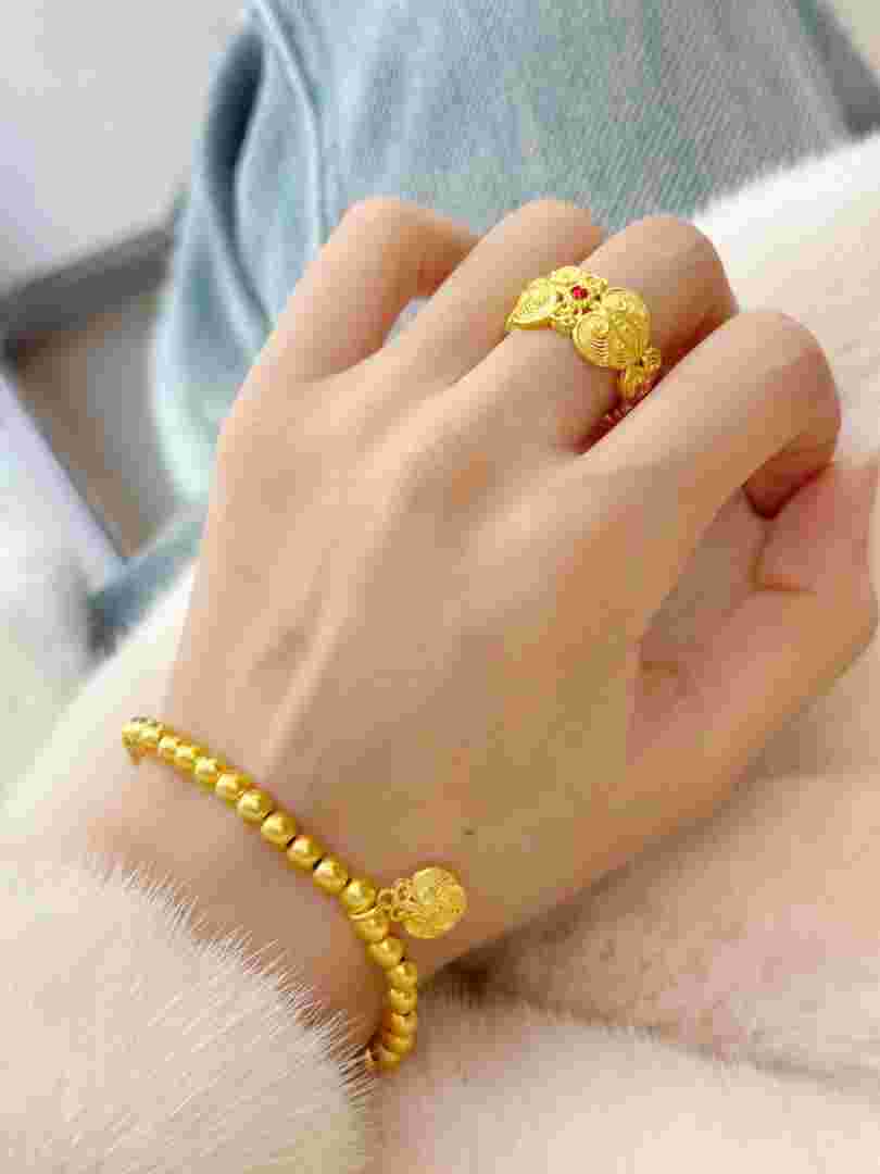 2克黄金戒指图片,2克金戒指有多大图片