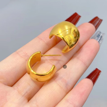 2020年最新款黄金耳钉2022年最流行黄金耳钉火爆款-第2张图片-翡翠网 2020年最新款黄金耳钉2022年最流行黄金耳钉火爆款-第2张图片-翡翠网