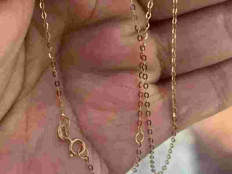 18k金的一条项链大概什么价格啊18k金的一条项链大概什么价格-第2张图片-翡翠网 18k金的一条项链大概什么价格啊18k金的一条项链大概什么价格-第2张图片-翡翠网