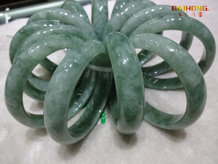 a货翡翠的鉴别方法,A货翡翠-第2张图片-翡翠网 a货翡翠的鉴别方法,A货翡翠-第2张图片-翡翠网