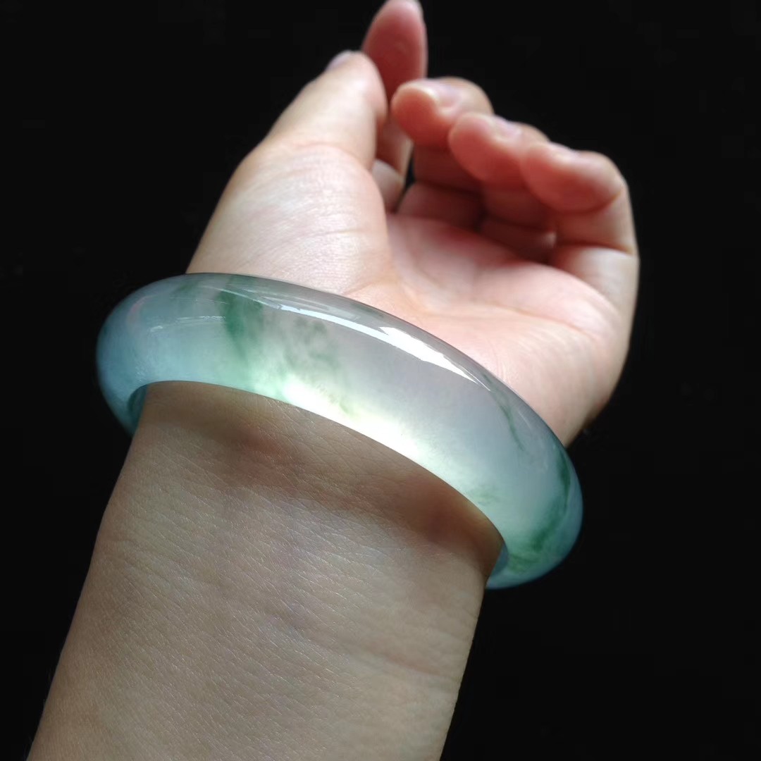 冰种翡翠手镯冰种三色翡翠手镯-第2张图片-翡翠网 冰种翡翠手镯冰种三色翡翠手镯-第2张图片-翡翠网