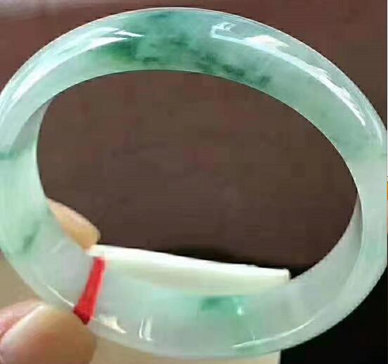 翡翠手镯价格正冰种翡翠手镯现在什么价位-第2张图片-翡翠网 翡翠手镯价格正冰种翡翠手镯现在什么价位-第2张图片-翡翠网