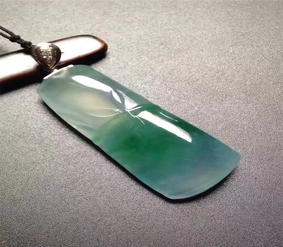 和田玉和翡翠的区别玉石 翡翠-第1张图片-翡翠网 和田玉和翡翠的区别玉石 翡翠-第1张图片-翡翠网