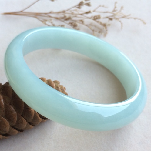 翡翠乳白色的手镯,翡翠白色-第2张图片-翡翠网 翡翠乳白色的手镯,翡翠白色-第2张图片-翡翠网