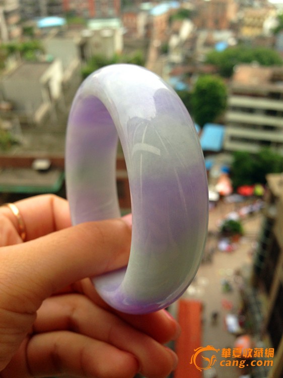 春彩手镯会越戴透吗,春带彩翡翠手镯见光死-第2张图片-翡翠网 春彩手镯会越戴透吗,春带彩翡翠手镯见光死-第2张图片-翡翠网