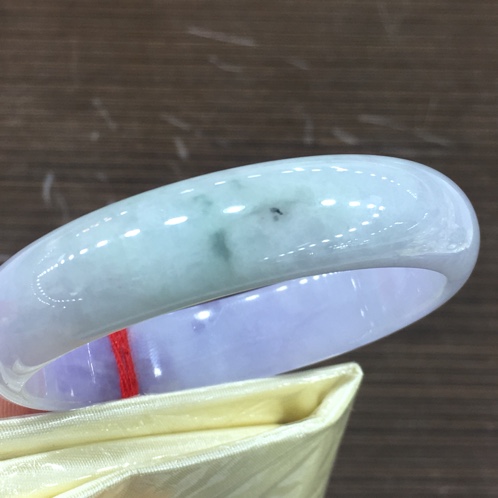 A货翡翠手镯,翡翠手镯鉴别视频-第1张图片-翡翠网 A货翡翠手镯,翡翠手镯鉴别视频-第1张图片-翡翠网