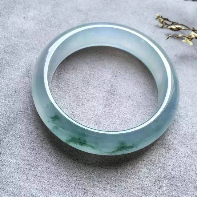 A货翡翠手镯,翡翠手镯鉴别视频-第2张图片-翡翠网 A货翡翠手镯,翡翠手镯鉴别视频-第2张图片-翡翠网