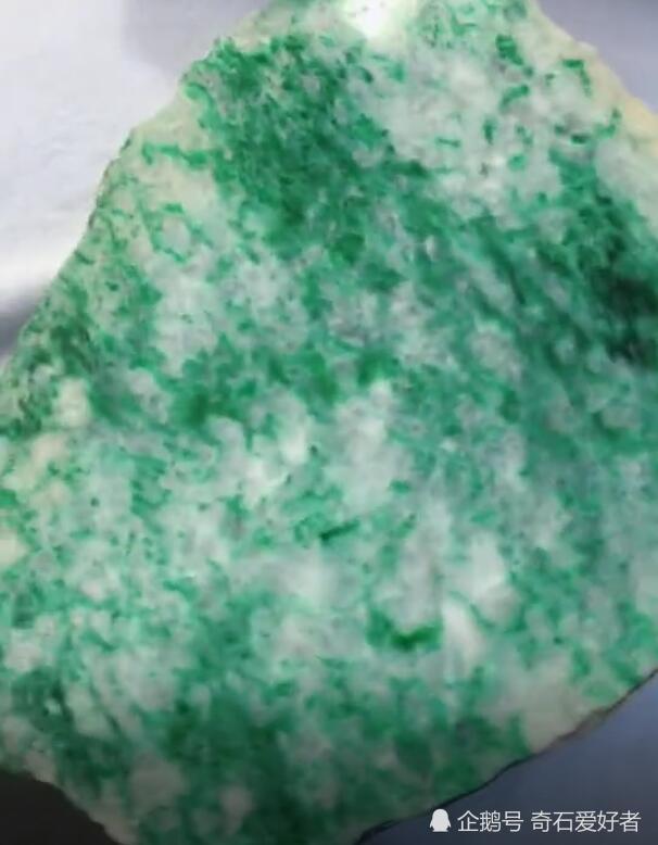 热门翡翠原石直播直播卖翡翠原石是骗局吗-第2张图片-翡翠网 热门翡翠原石直播直播卖翡翠原石是骗局吗-第2张图片-翡翠网