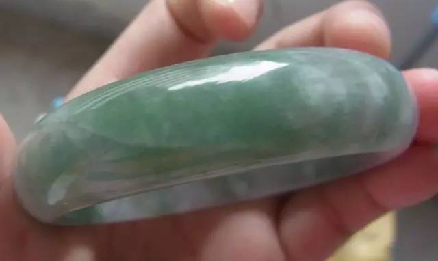 翡翠加工手镯效果翡翠镯子加工-第2张图片-翡翠网 翡翠加工手镯效果翡翠镯子加工-第2张图片-翡翠网