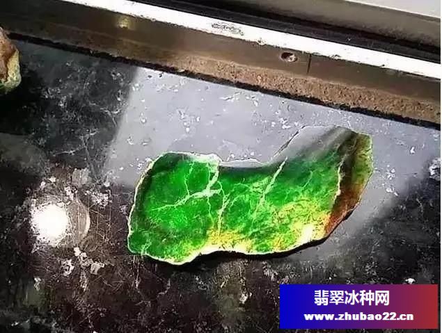 翡翠怎么看翡翠捡漏最低价格-第2张图片-翡翠网 翡翠怎么看翡翠捡漏最低价格-第2张图片-翡翠网