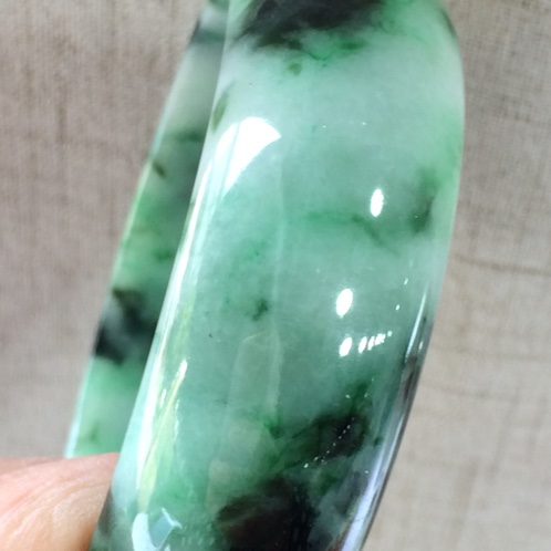 翡翠手镯冰渣,翡翠种老起冰渣-第1张图片-翡翠网 翡翠手镯冰渣,翡翠种老起冰渣-第1张图片-翡翠网