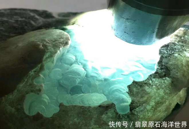 翡翠原石拍卖公司,拍卖的翡翠原石图片-第2张图片-翡翠网 翡翠原石拍卖公司,拍卖的翡翠原石图片-第2张图片-翡翠网