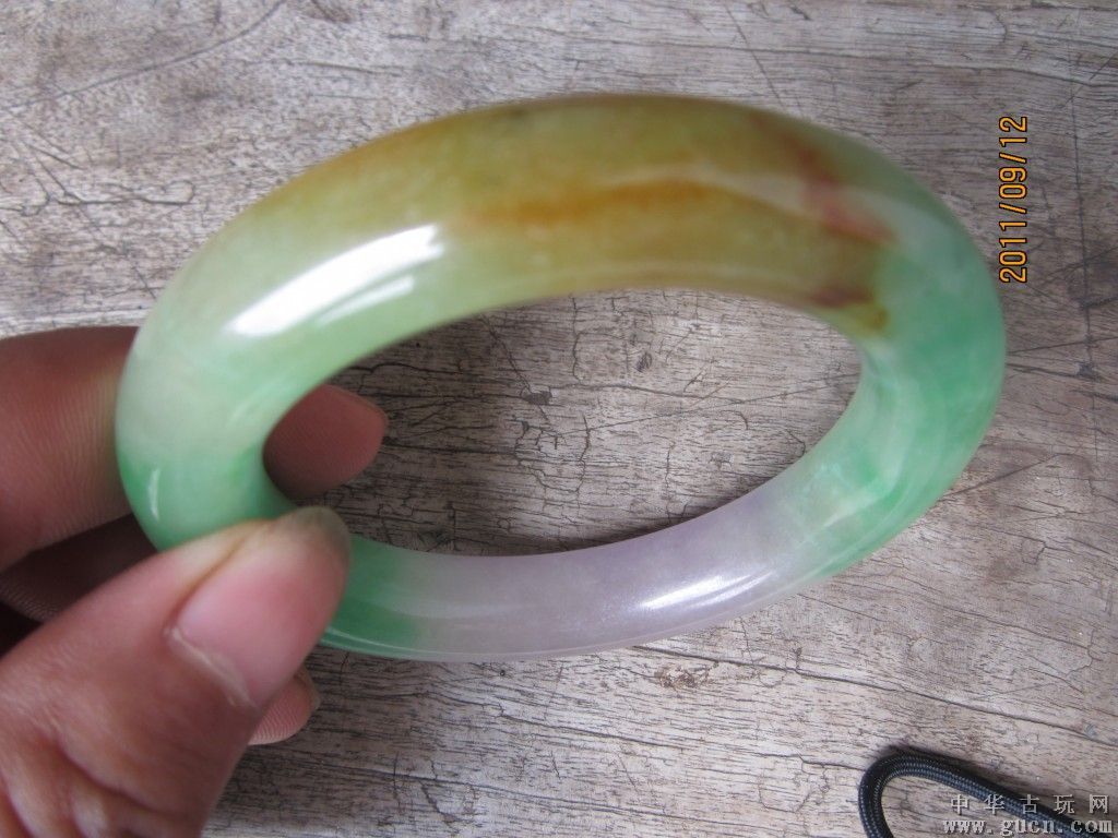 四色翡翠手镯,三色翡翠值多少钱-第1张图片-翡翠网 四色翡翠手镯,三色翡翠值多少钱-第1张图片-翡翠网