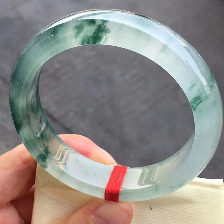 优化翡翠手镯怎么养翡翠镯子-第1张图片-翡翠网 优化翡翠手镯怎么养翡翠镯子-第1张图片-翡翠网