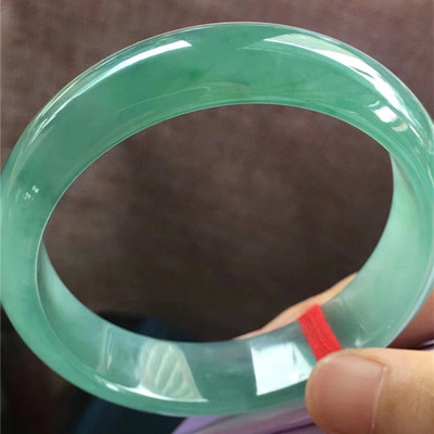 玉的真假泡在水里怎样染色翡翠玉手镯识别-第1张图片-翡翠网 玉的真假泡在水里怎样染色翡翠玉手镯识别-第1张图片-翡翠网