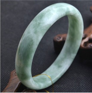 翡翠石性重的手镯紫翡翠手镯石纹颜色重-第2张图片-翡翠网 翡翠石性重的手镯紫翡翠手镯石纹颜色重-第2张图片-翡翠网