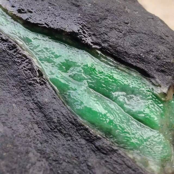 翡翠知识翡翠石头的基础知识-第2张图片-翡翠网