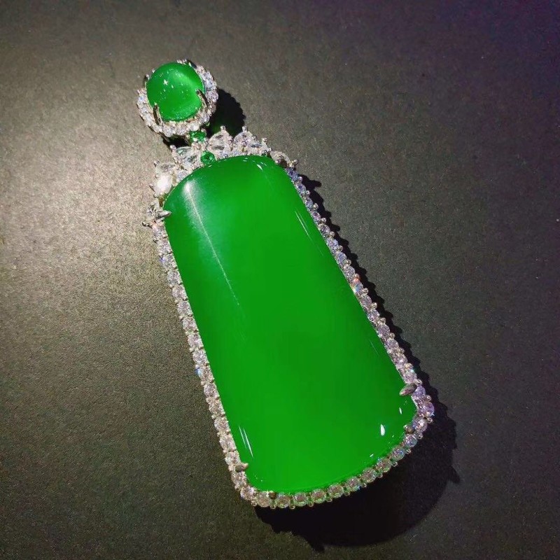 抖音上买的玉镯是真的吗,翡翠知识抖音视频-第1张图片-翡翠网 抖音上买的玉镯是真的吗,翡翠知识抖音视频-第1张图片-翡翠网