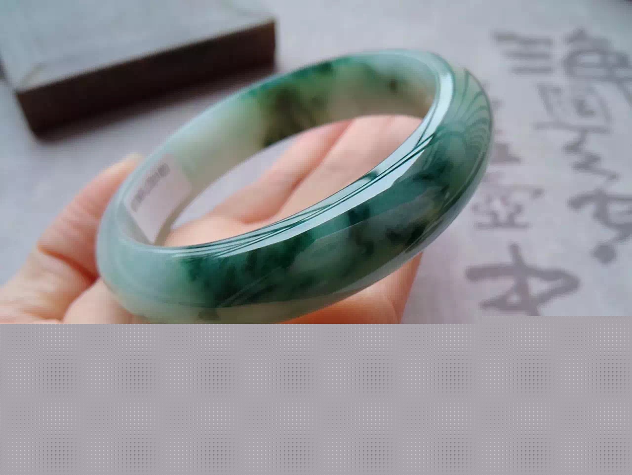 翡翠手镯 缅甸抛光翡翠手镯有裂纹怎么办-第2张图片-翡翠网 翡翠手镯 缅甸抛光翡翠手镯有裂纹怎么办-第2张图片-翡翠网