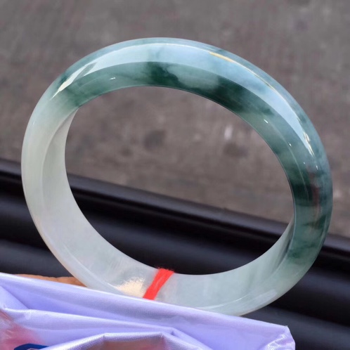 老凤祥翡翠吊坠价格,老庙翡翠手镯-第2张图片-翡翠网 老凤祥翡翠吊坠价格,老庙翡翠手镯-第2张图片-翡翠网