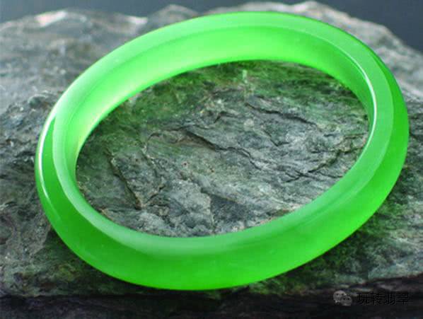 翡翠手镯在哪买好,泰国 翡翠手镯-第2张图片-翡翠网 翡翠手镯在哪买好,泰国 翡翠手镯-第2张图片-翡翠网