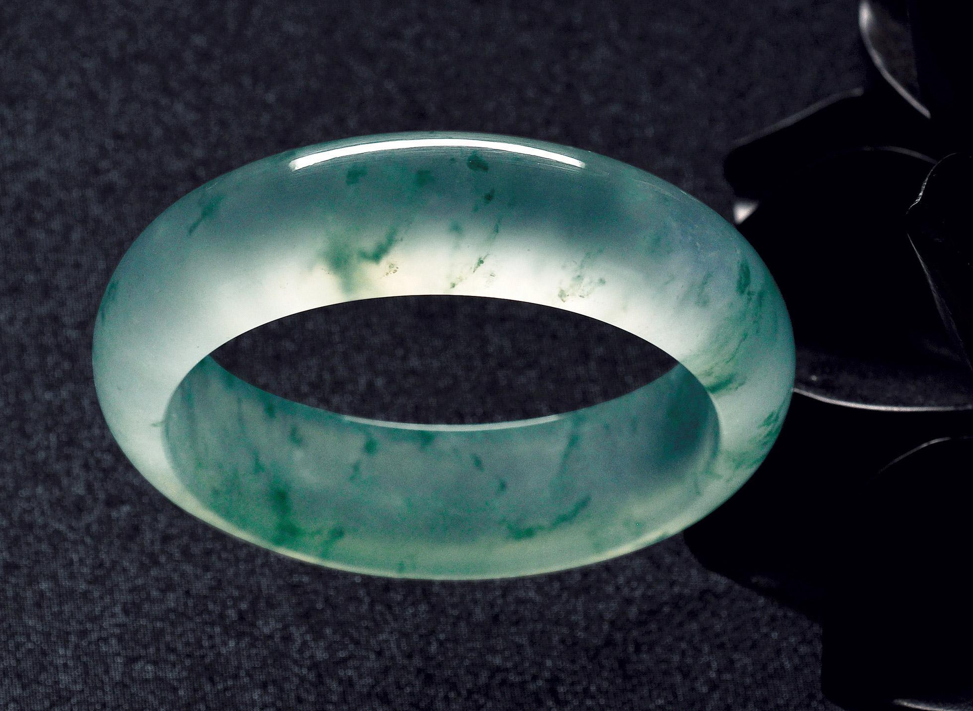 如何检验翡翠手镯翡翠镯子报价-第2张图片-翡翠网