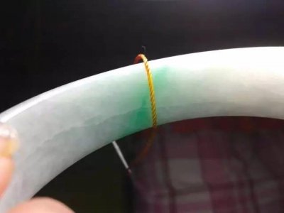 翡翠手镯图亿元翡翠手镯图片-第1张图片-翡翠网 翡翠手镯图亿元翡翠手镯图片-第1张图片-翡翠网