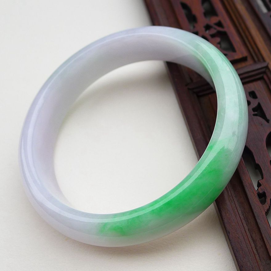 翡翠拍卖行翡翠手镯拍卖成交记录-第1张图片-翡翠网 翡翠拍卖行翡翠手镯拍卖成交记录-第1张图片-翡翠网