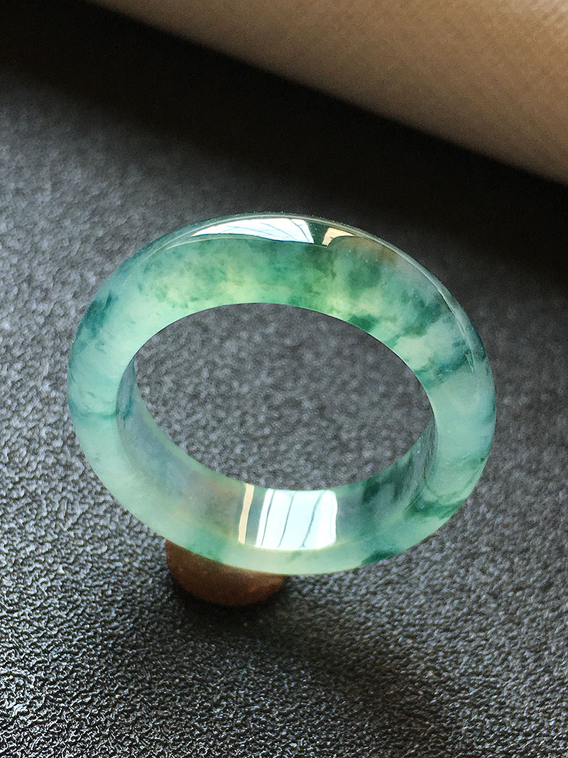 蓝冰种翡翠价格,冰种海洋蓝翡翠-第2张图片-翡翠网 蓝冰种翡翠价格,冰种海洋蓝翡翠-第2张图片-翡翠网