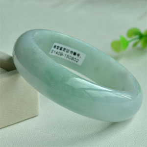 细糯种翡翠手镯好不好糯种翡翠鉴别-第2张图片-翡翠网 细糯种翡翠手镯好不好糯种翡翠鉴别-第2张图片-翡翠网
