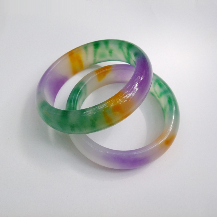 买翡翠手镯最正归的店家翡翠手镯有裂纹怎么办-第1张图片-翡翠网 买翡翠手镯最正归的店家翡翠手镯有裂纹怎么办-第1张图片-翡翠网