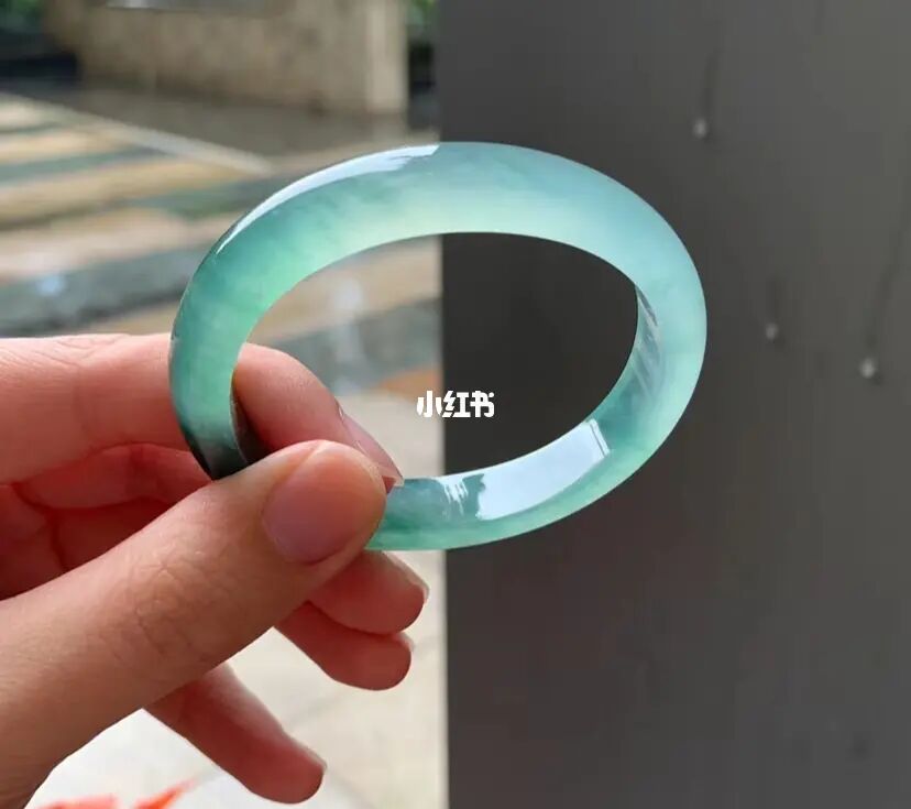 翡翠手镯保养方法,糯种翡翠一般什么价位-第1张图片-翡翠网 翡翠手镯保养方法,糯种翡翠一般什么价位-第1张图片-翡翠网