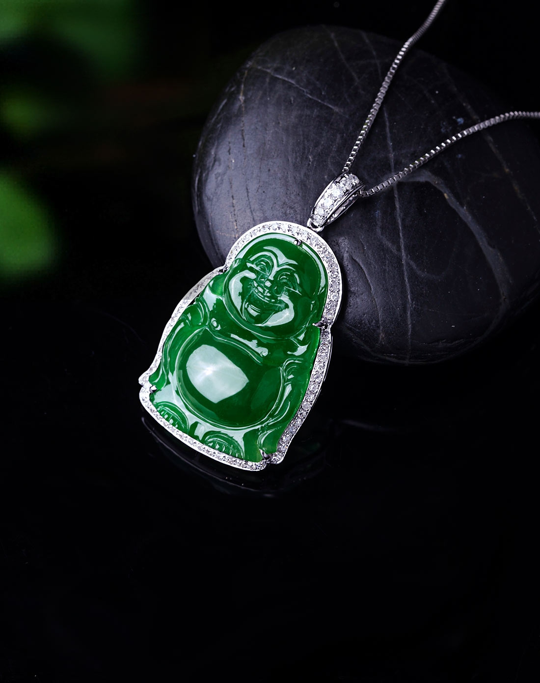 油青翡翠平安扣价格,油青翡翠吊坠价格-第1张图片-翡翠网 油青翡翠平安扣价格,油青翡翠吊坠价格-第1张图片-翡翠网