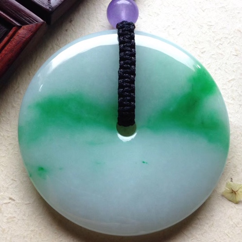 糯种翡翠扣价格糯种翡翠鉴别-第2张图片-翡翠网 糯种翡翠扣价格糯种翡翠鉴别-第2张图片-翡翠网