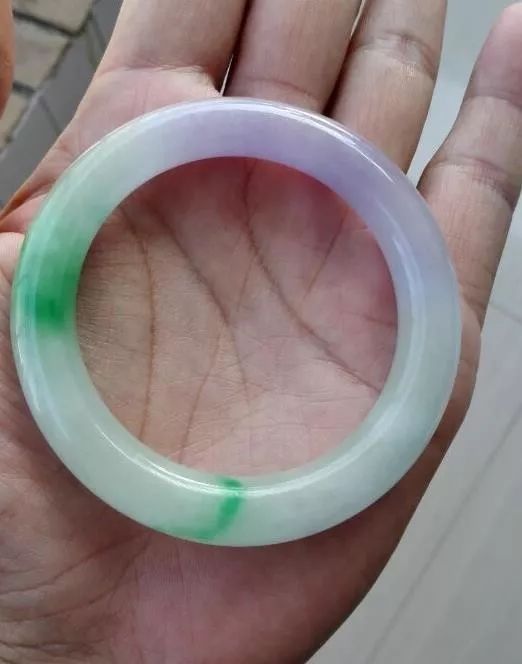 一万多的翡翠手镯好吗,1万以上翡翠手镯-第1张图片-翡翠网