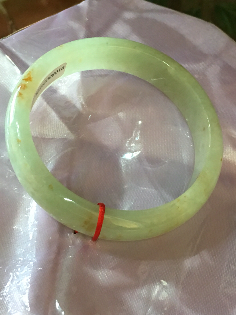 翡翠手镯 洒金翡翠洒金好还是不撒好-第2张图片-翡翠网