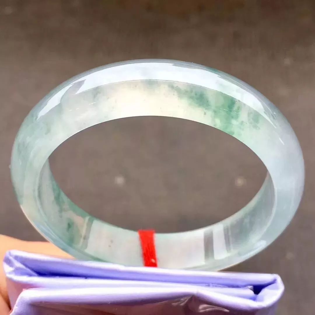 翡翠手镯里有很多脏,玉石翡翠脏了这样清洗-第2张图片-翡翠网